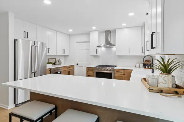 731 S River RD, Naperville, IL 60540