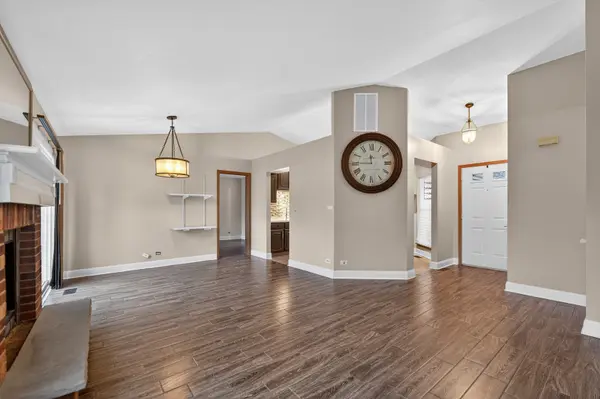 1690 Red Coach LN, Algonquin, IL 60102