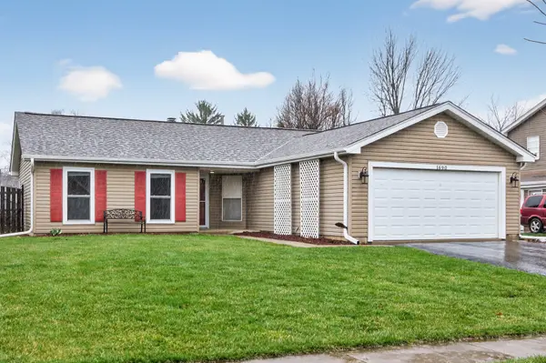 1690 Red Coach LN, Algonquin, IL 60102