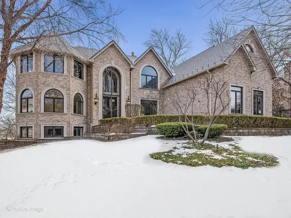 14 AMBRIANCE DR, Burr Ridge, IL 60527