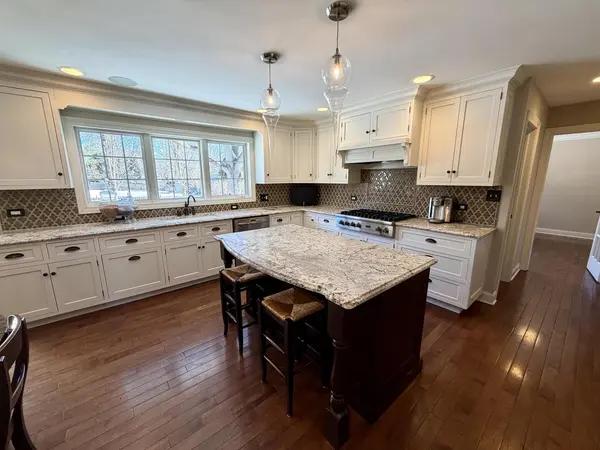 1172 Kenilworth CIR, Naperville, IL 60540