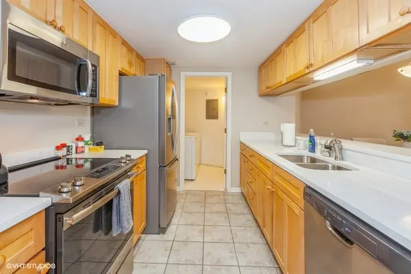 511 AURORA AVE #606, Naperville, IL 60540