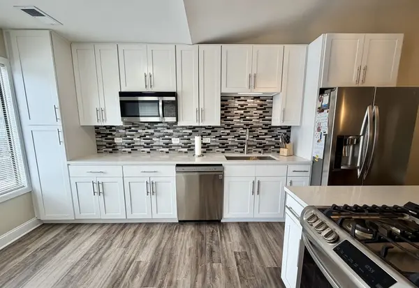 1744 Chesapeake LN #4, Schaumburg, IL 60193