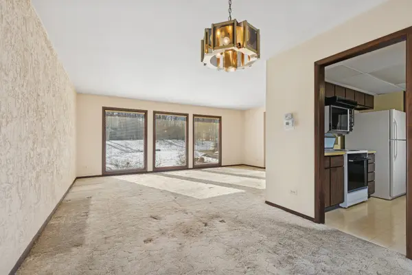 6814 Rhode Island TRL, Crystal Lake, IL 60012