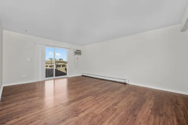 3617 Central AVE E #201, Glenview, IL 60025