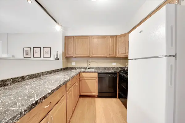 1600 W Greenleaf AVE #103, Chicago, IL 60626
