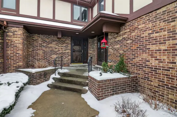 12233 S Dogwood LN #B2, Palos Heights, IL 60463