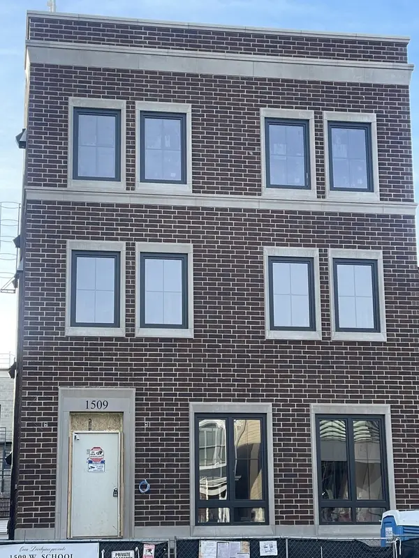 1509 W School ST #3, Chicago, IL 60657