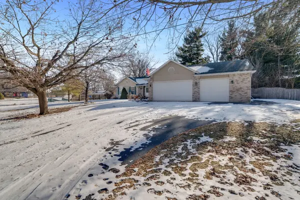 3734 Renfro RD, Cherry Valley, IL 61016