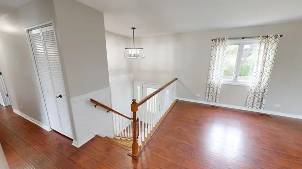 304 Jackson ST, Bartlett, IL 60103
