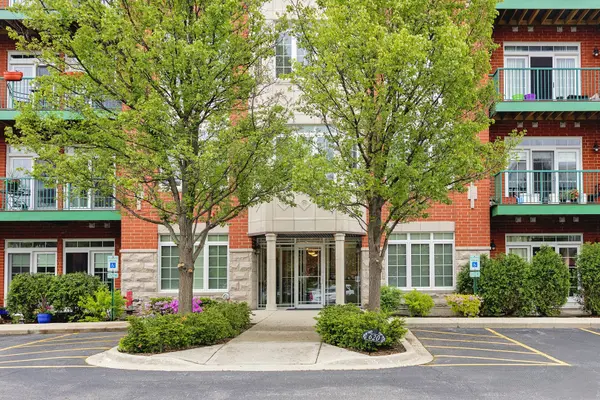 640 Mchenry RD #301,  Wheeling,  IL 60090