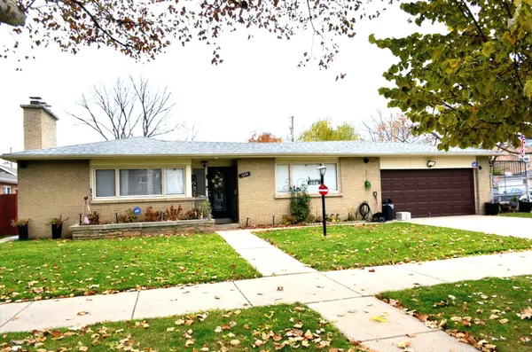 5239 N VIRGINIA AVE, Chicago, IL 60625