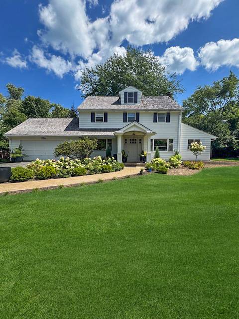 1489 N Sheridan RD, Lake Forest, IL 60045