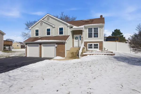396 Nantucket CT, Bartlett, IL 60103