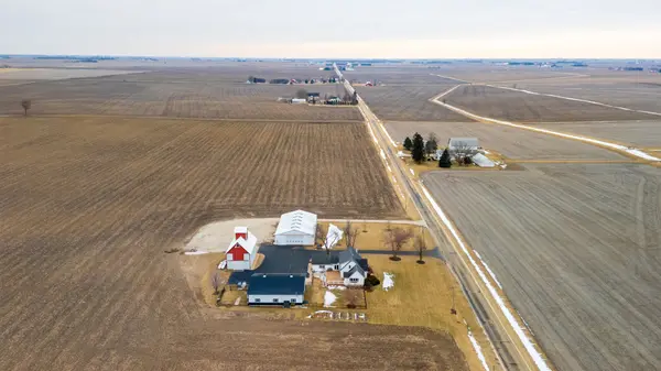24284 Schafer RD, Clare, IL 60111