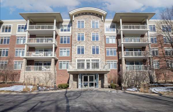 425 Benjamin DR #403,  Vernon Hills,  IL 60061