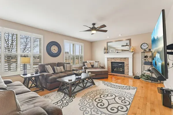 11723 Clark LN, Huntley, IL 60142