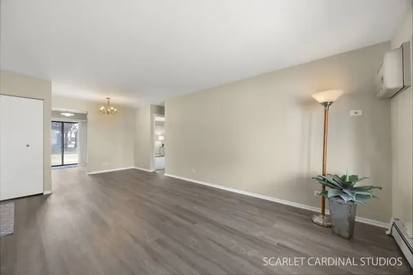 465 Echo LN #2, Aurora, IL 60504
