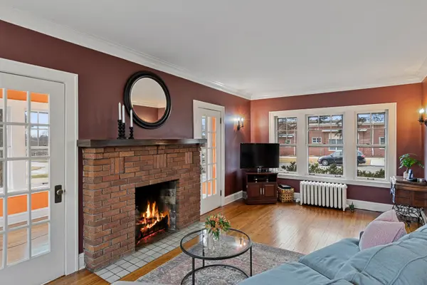 917 Division ST, Lisle, IL 60532