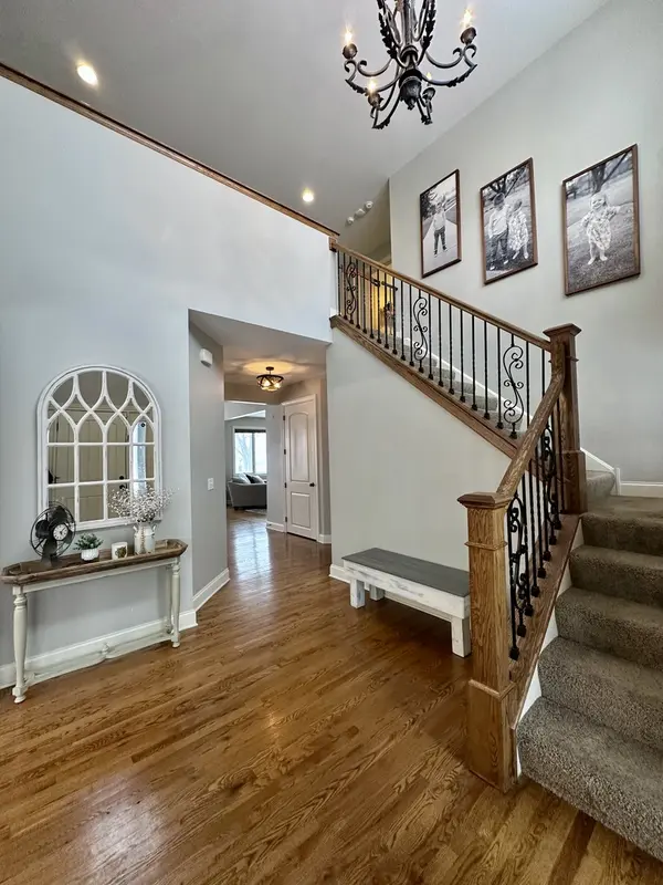 1825 Brogan DR, New Lenox, IL 60451