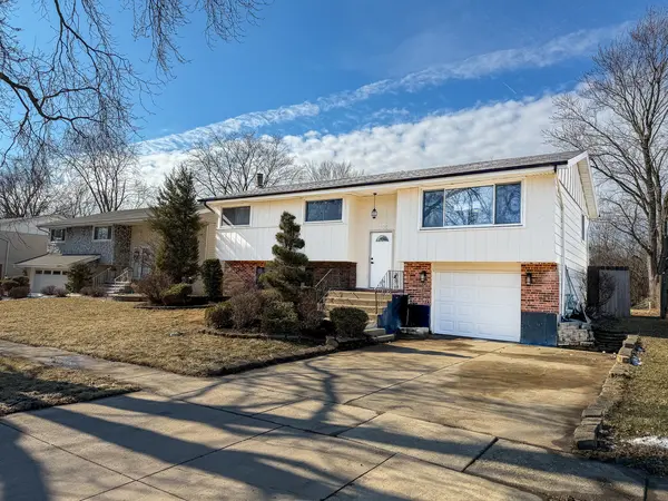 17000 Magnolia DR, Hazel Crest, IL 60429