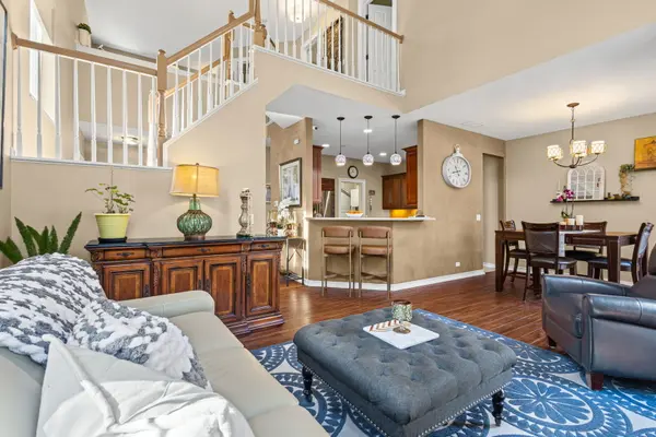 8007 Sierra Woods LN, Carpentersville, IL 60110