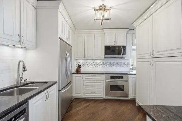 777 N Michigan AVE #2101, Chicago, IL 60611
