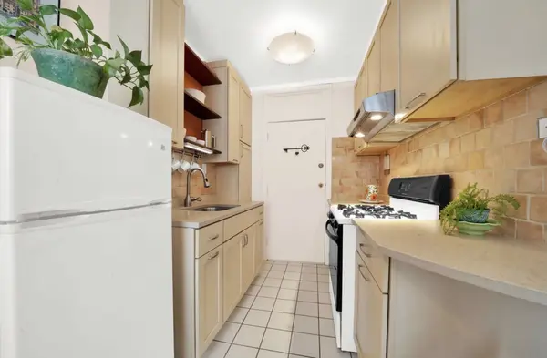 840 W Ainslie ST #2B, Chicago, IL 60640