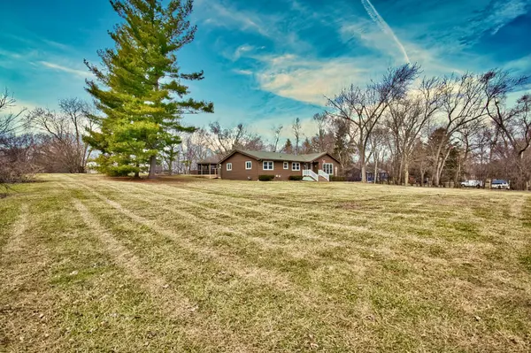 6N060 Virginia RD, Roselle, IL 60172