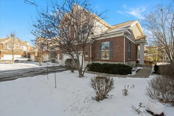 1018 Ravendale CT, Naperville, IL 60540