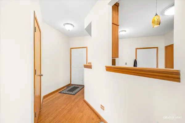 205 Hidden Pond CIR, Aurora, IL 60504