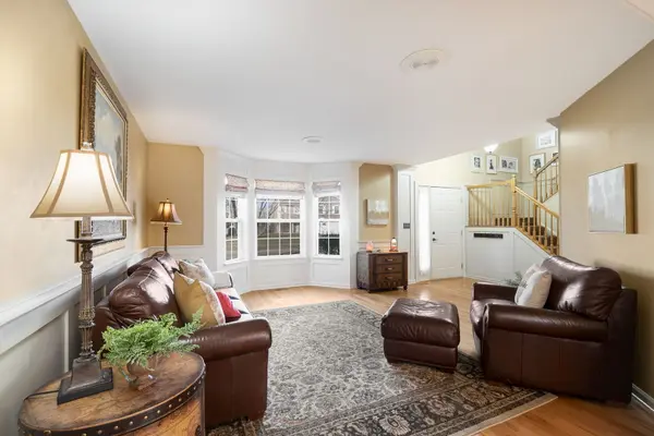 1310 MAYFAIR LN, Grayslake, IL 60030