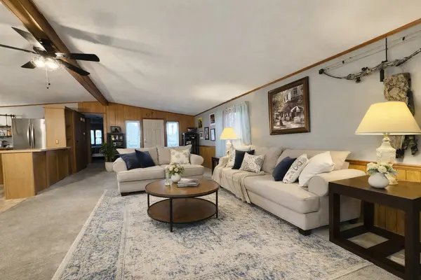 31 Poplar DR, Sandwich, IL 60548