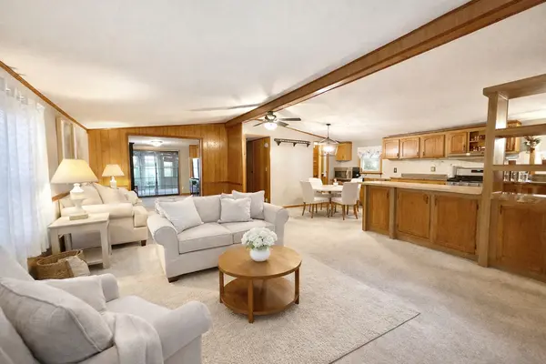 31 Poplar DR, Sandwich, IL 60548