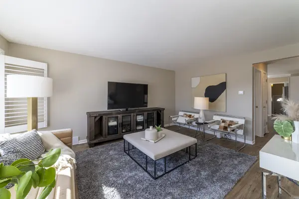 5806 S Menard AVE, Chicago, IL 60638