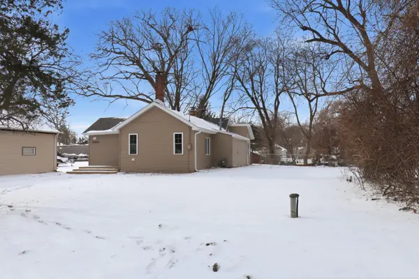 39470 N Woodland AVE, Antioch, IL 60002