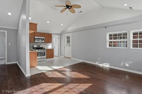 7006 W 73rd ST, Chicago, IL 60638
