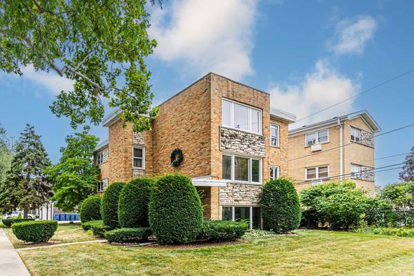 1044 Willson DR, Des Plaines, IL 60016