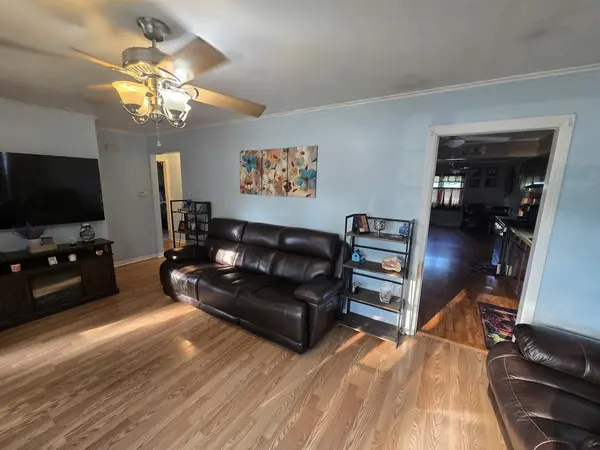 15035 Harding AVE, Midlothian, IL 60445