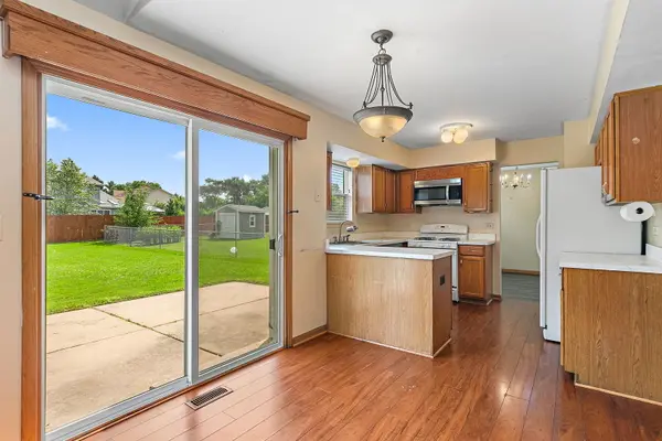 1440 Eliot TRL, Elgin, IL 60120
