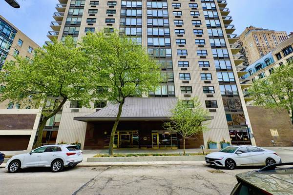 1313 N Ritchie CT #2307, Chicago, IL 60610