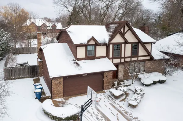 3810 Russett LN, Northbrook, IL 60062
