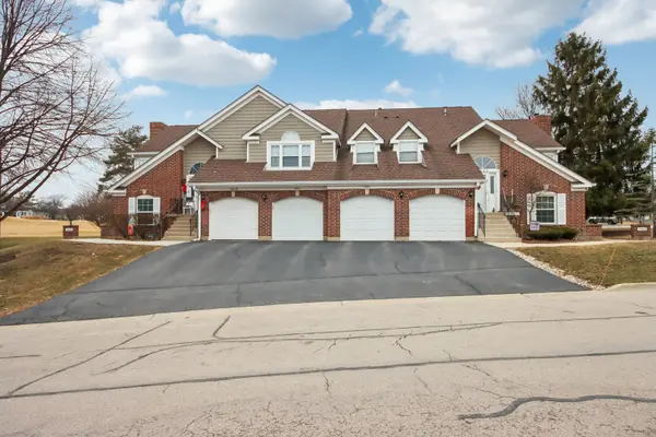 1002 Interloch CT #1002, Algonquin, IL 60102