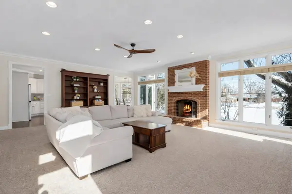 271 Woodstock AVE, Clarendon Hills, IL 60514