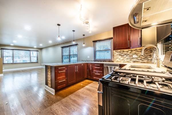 1338 S Dunton AVE, Arlington Heights, IL 60005