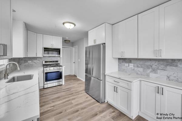 162 Wilson WAY, South Elgin, IL 60177