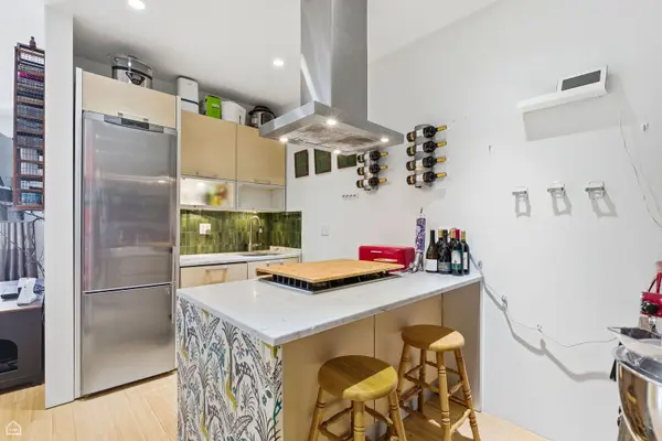 1811 W 17th ST #303, Chicago, IL 60608