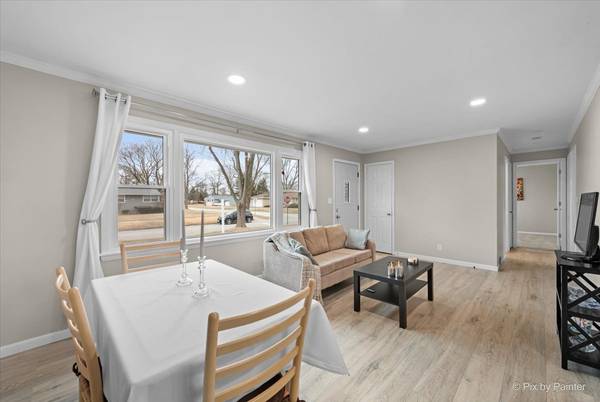 392 W Margaret TER, Cary, IL 60013