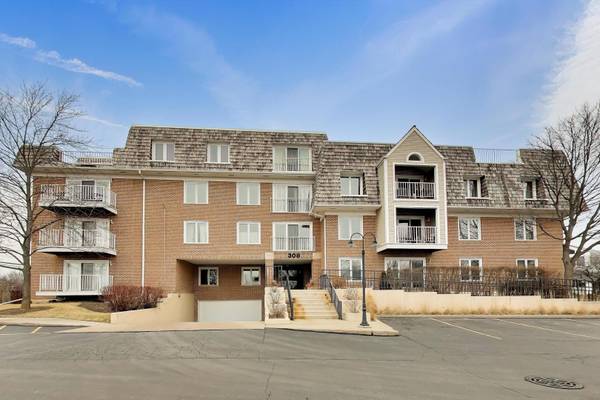 308 Happ RD #201, Northfield, IL 60093