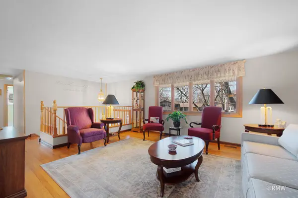 635 Verona CT, Schaumburg, IL 60193
